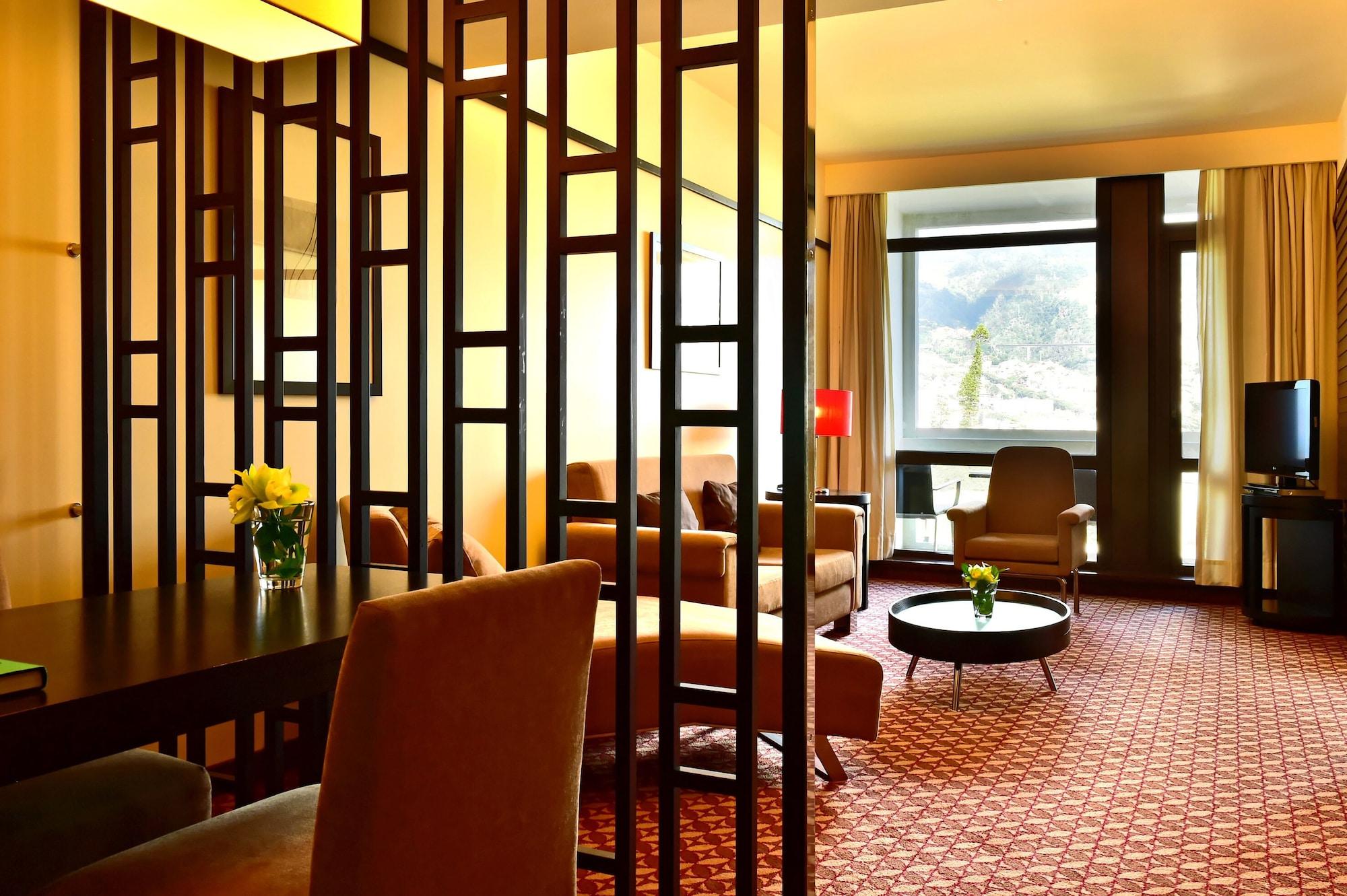 Pestana Casino Park Hotel & Casino Funchal  Zewnętrze zdjęcie A suite at the InterContinental Hotel, Innsbruck