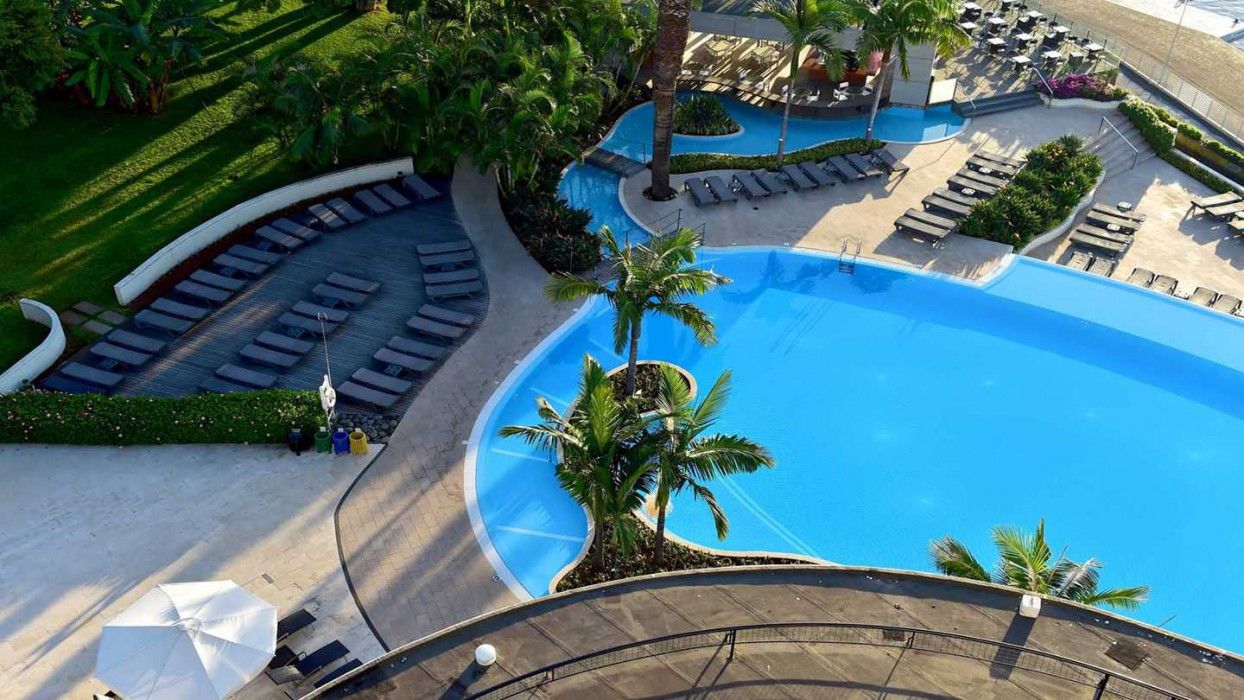 Pestana Casino Park Hotel & Casino Funchal  Zewnętrze zdjęcie The pool at the hotel